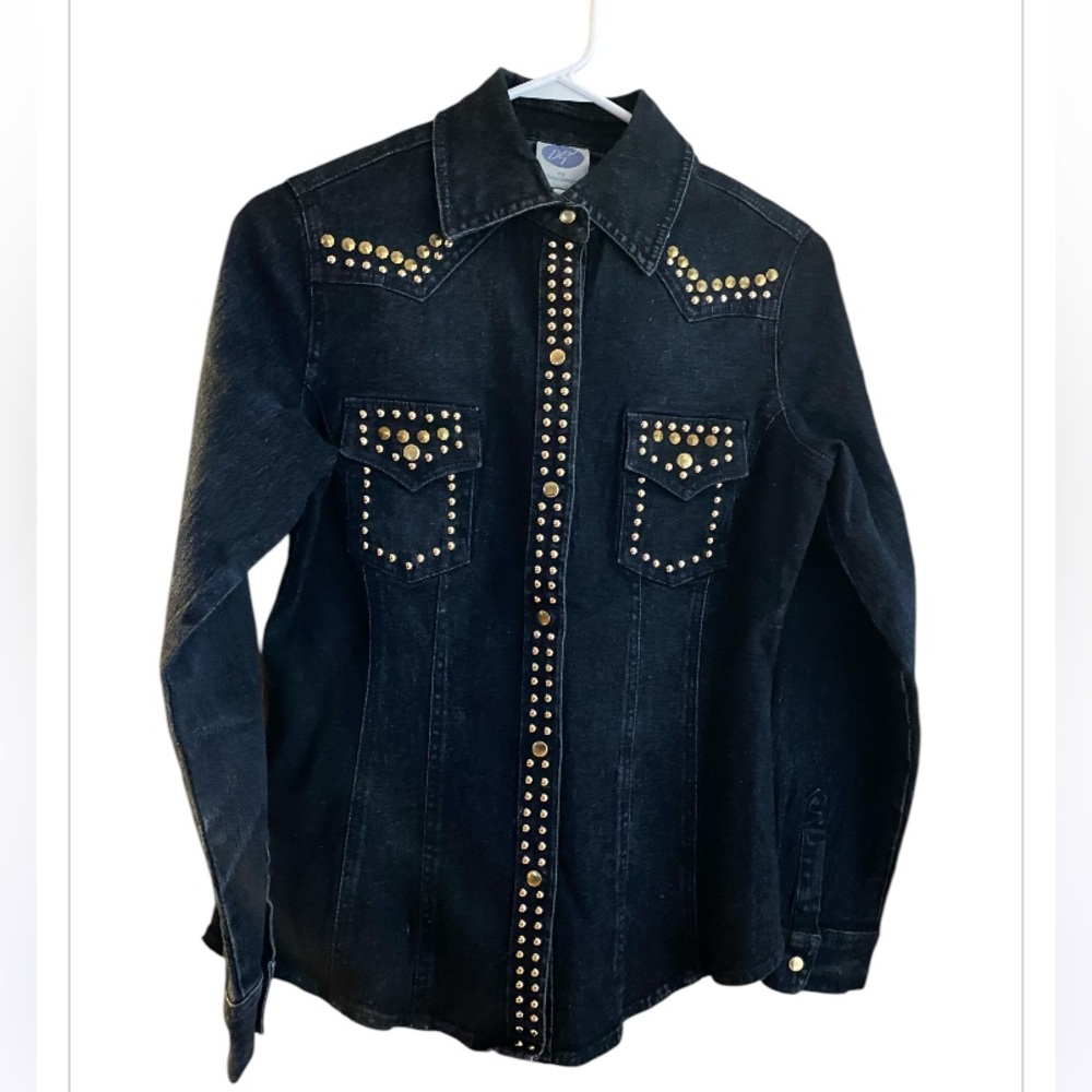 DG2 Western Snap Denim shirt/jacket. With‎ metal studded accents   Size XS